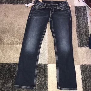 NEW WITH TAGS Silver Jeans Suki 28W/ 30L mid/ straight leg